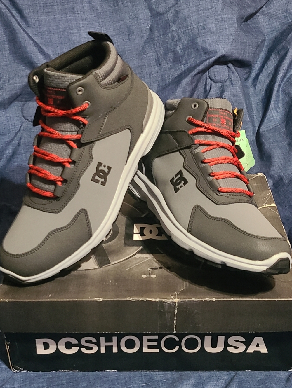 DC Mutiny Mid Boots, New In Original Box! Men 10.5/Women 12